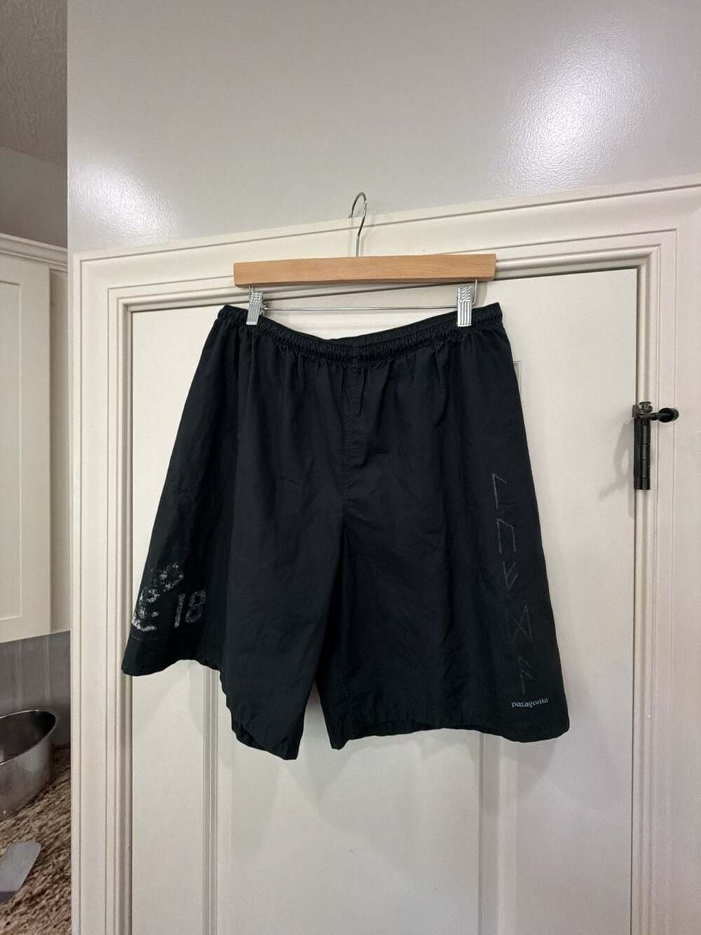 Patagonia Men's Black Graphic Swim Shorts Size Large